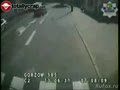 Пешеходка протёрла машину.